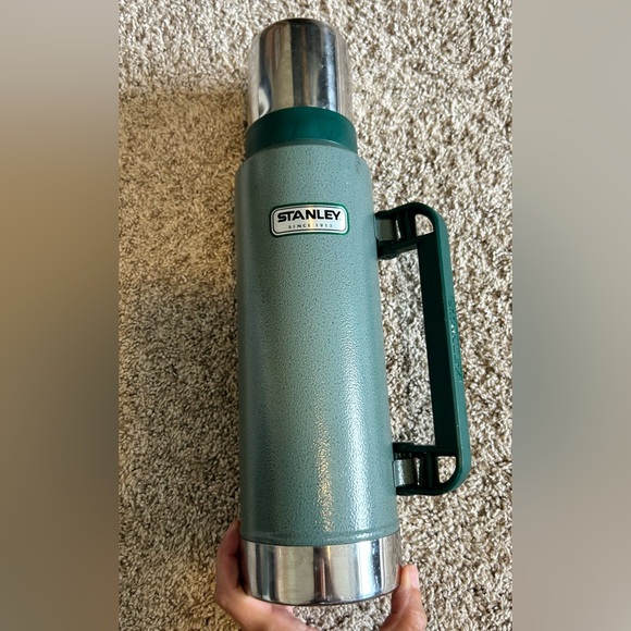 Stanley‎ Classic Vacuum Insulated Wide Mouth Bottle 1.4 QT - Picture 2 of 9